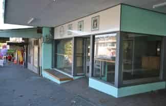 RETAIL OPPORTUNITY IN CENTRAL HELENSVILLE