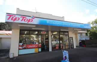 Fantastic Retail Space with Great Exposure