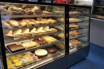 PROFITABLE BAKERY&LUNCHBAR- GREAT LOCATION