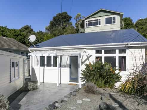 21 Beach Street, Island Bay