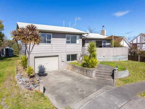 14 Kempton Place, Richmond Heights