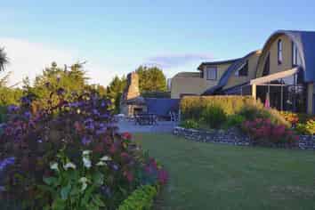 Luxurious Boutique Lodge - Vendors Negotiable 