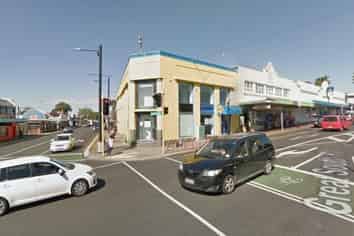 Retail with Great Exposure!