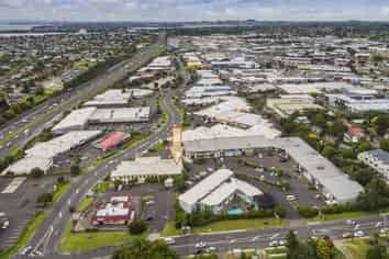 Link Drive office with 5 carparks