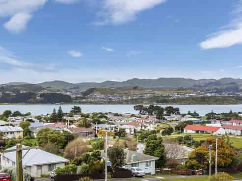 11 Arene Grove, Titahi Bay