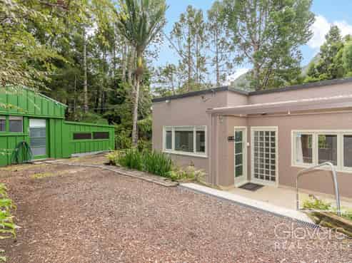 49 Whatipu Road, Huia