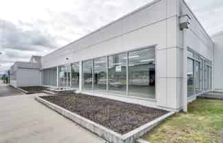 High Profile Industrial Warehouse & Showroom