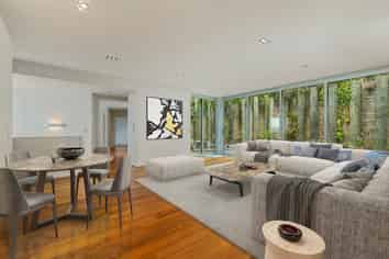 19 Buckleys Track, Paremoremo