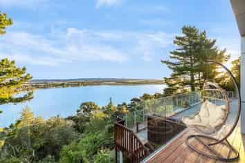 19 Buckleys Track, Paremoremo