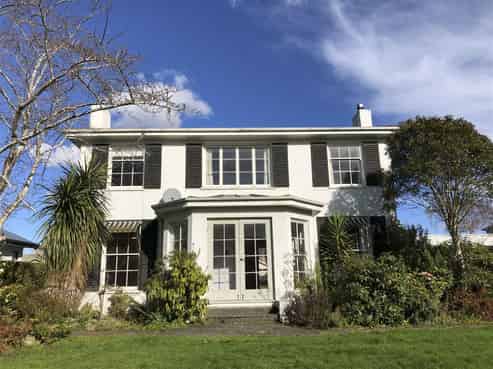 16 Wellesley Avenue, Avenal