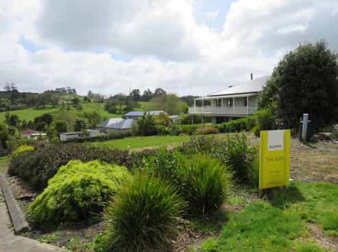 15 Ash Grove, Maungaturoto