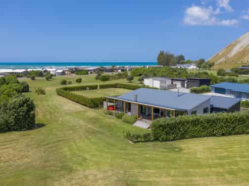 43 Shoal Beach Road, Central Hawkes Bay Coastal
