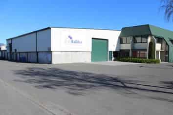 CBD Fringe Warehouse with Racking