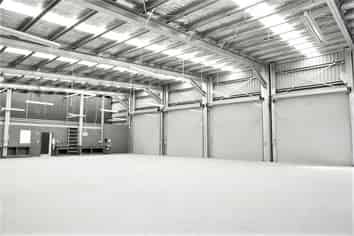 Corner Profile & Close to the Airport