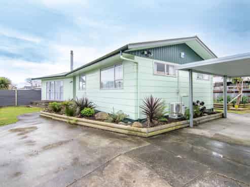 1 Amberley Avenue, Westbrook