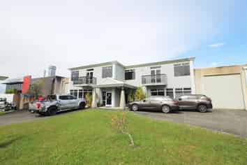 Tidy 114m² Office Available Now