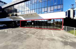 Central Takapuna Spacious Ground level Office