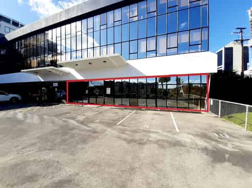 Central Takapuna Spacious Ground level Office