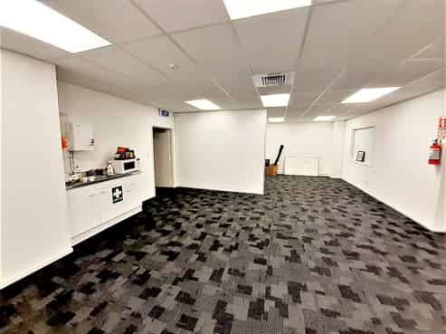 Central Takapuna Spacious Ground level Office