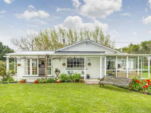 1826 State Highway 56, Tiakitahuna