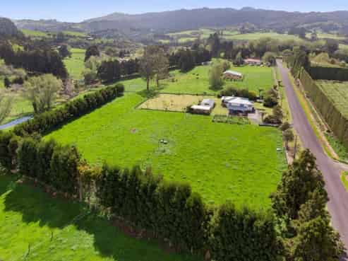 26 Hollis Road, Waikino