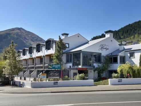 Queenstown 17 Freehold Apartment Investments