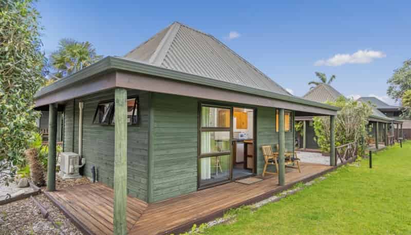 8/223 Main Road, Tairua