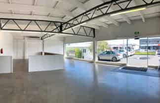 Versatile Takapuna Showroom/Office