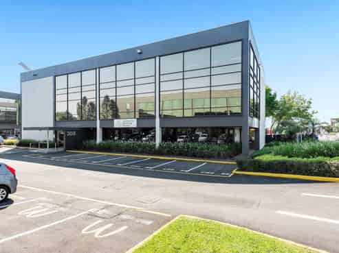 PRIME OFFICE IN PRIME LOCATION!