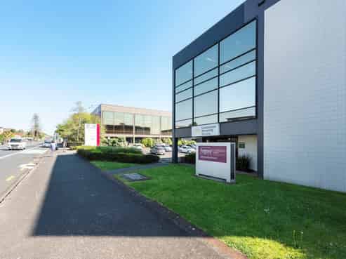 PRIME OFFICE IN PRIME LOCATION!