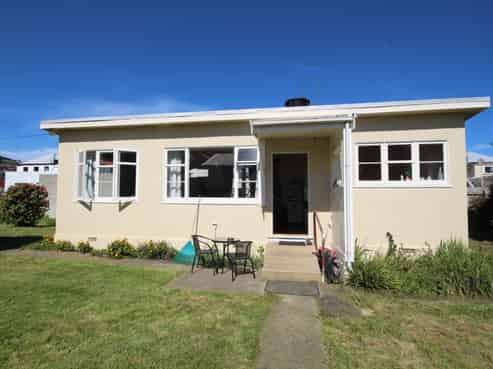 9 Carlyle Street, North East Valley