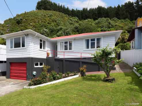 147 Happy Valley Road, Owhiro Bay