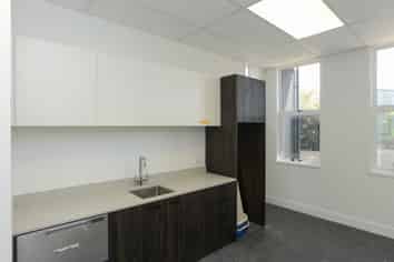 Newly developed office spaces with free car parks