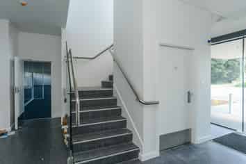 Newly developed office spaces with free car parks