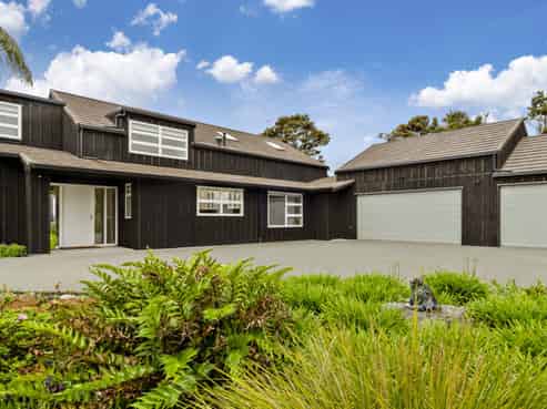 14 Creek Street, Sandspit