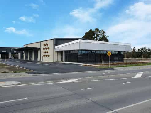 1,008m2 Warehouse - Corner Site - Available Now!!