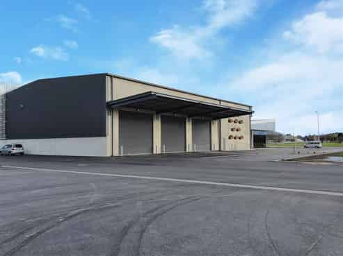 1,008m2 Warehouse - Corner Site - Available Now!!