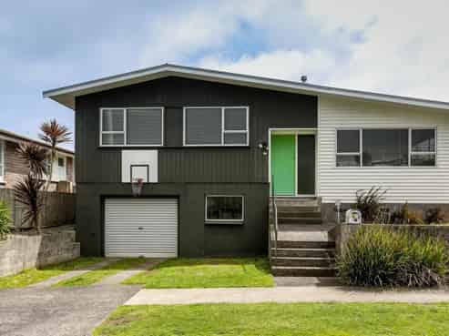 27 Rospeath Crescent, Spotswood