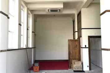 "All that glitters is not gold"