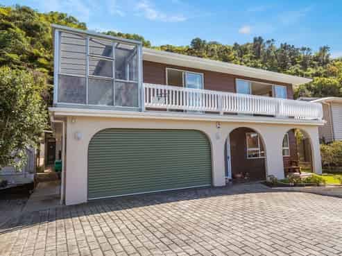 15 Stanhope Grove, Korokoro