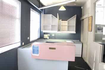 Courtville Place - Upstairs Unit 5 + 5B