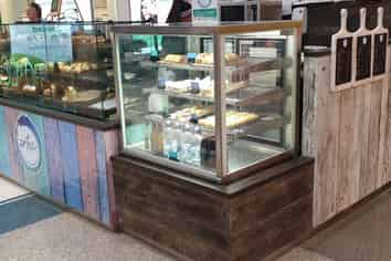 kiosk in busy Glenfield Mall 