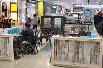 kiosk in busy Glenfield Mall 