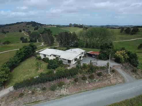 967 Golden Stairs Road, Otamatea Surrounds