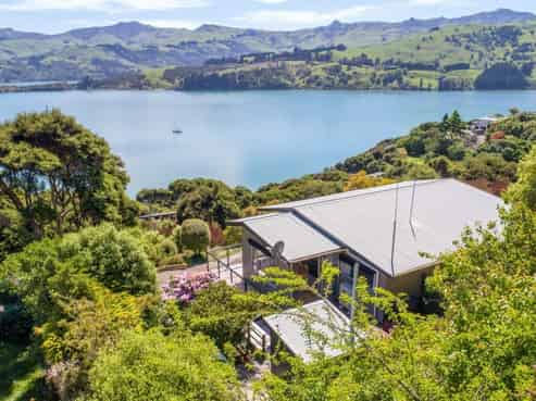 35 Kingfisher Road, Takamatua