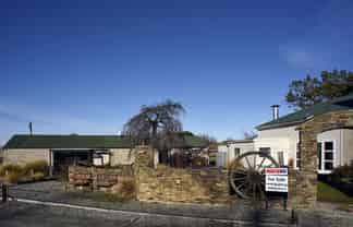 7148 Wedderburn-Becks Road, 