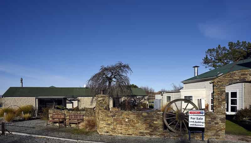 7148 Wedderburn-Becks Road, 