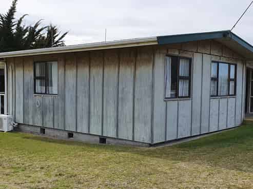 9 Hennessy Street East, Foxton Beach