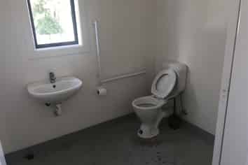 82m2 building   "For Lease"