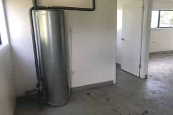 82m2 building   "For Lease"